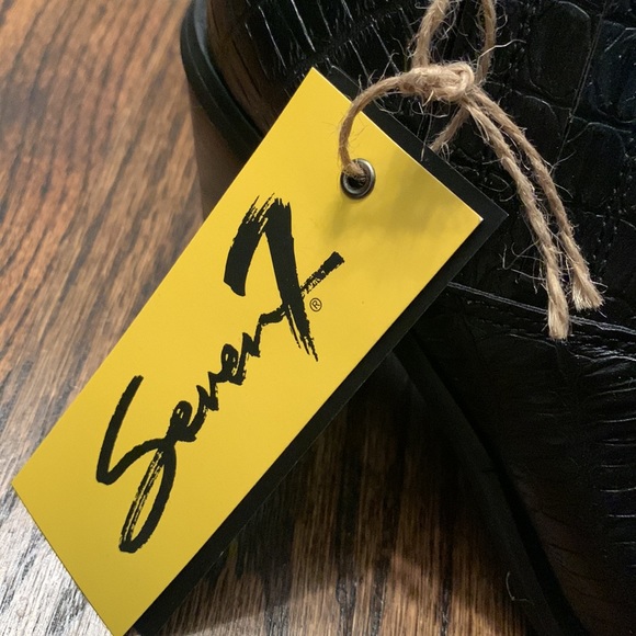 NWT Seven7 Black Faux Snakeskin Ankle Booties - Picture 2 of 8